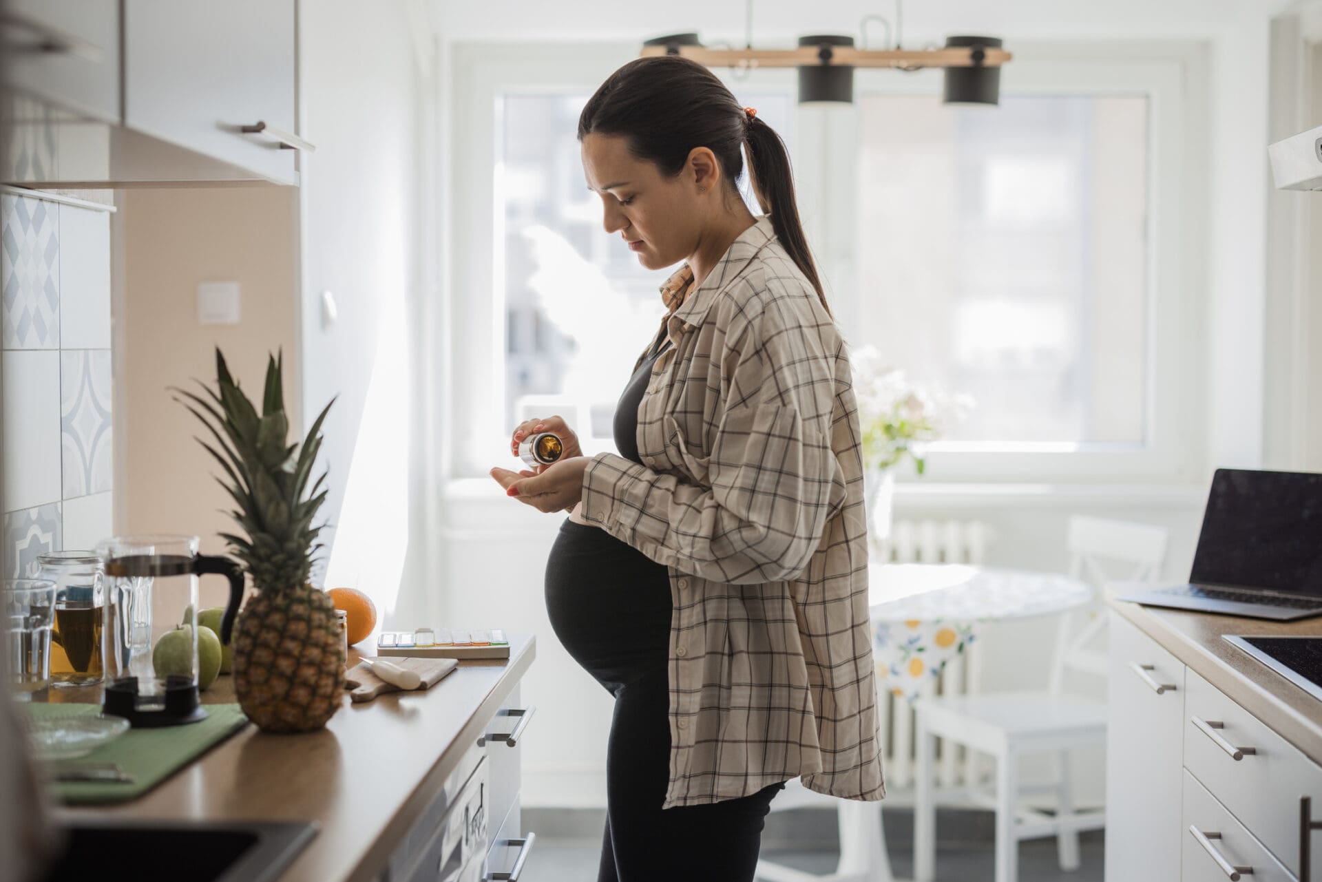 How To Choose The Right Prenatal Vitamin