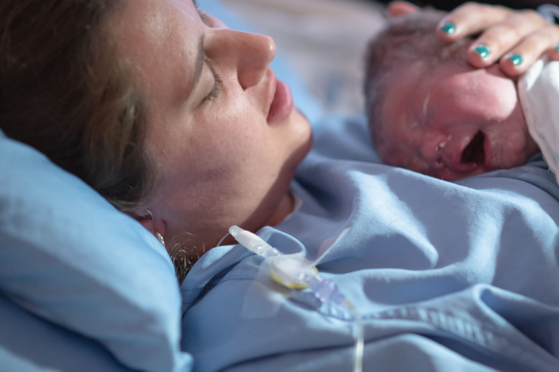 3 Reasons to Delay Your Newborn’s First Bath